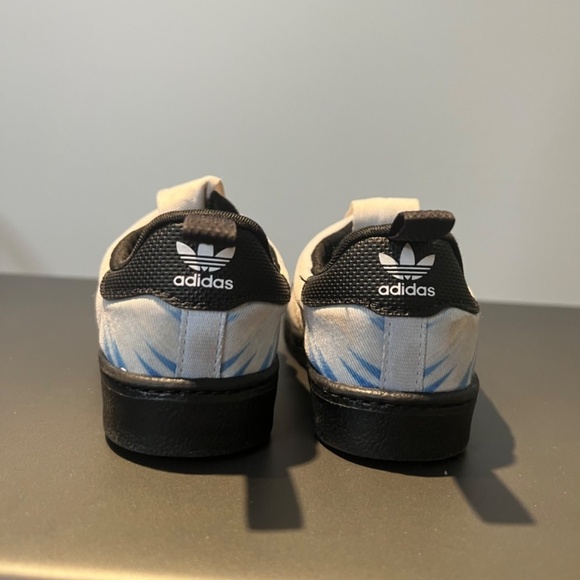 Adidas x marvel sneakers toddler size 6 preloved - Picture 4 of 6
